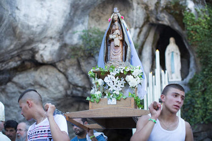 Lourdes (2019)