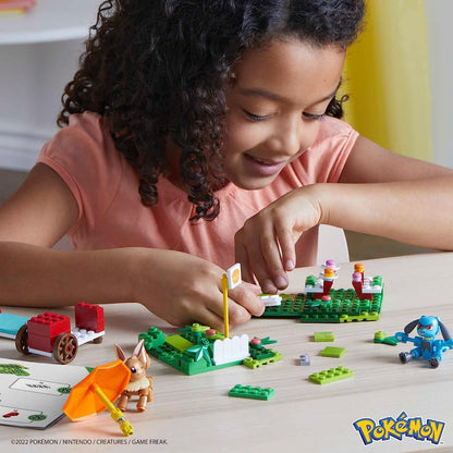 MEGA Pokémon Adventure Builder Picnic toy building set, Eevee and Riolu figures, 193 bricks and pieces, gift set for boys and girls, ages 7 and up, HDL80 Single