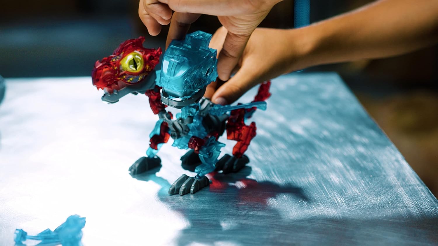 SilverLit YCOO Biopod Battle Duo Edition in Capsule – Electronic Creature to Build – Sound and Light Effects – 4 Creatures to Collect – Ages 5 Years and Above