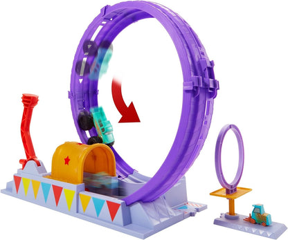 Mattel Disney Cars on the Road Set de juego Circo de acrobacias Pista para coches de juguete basado en la serie, inlcuye 2 vehículos personaje y accesorios, +4 años (HGV73