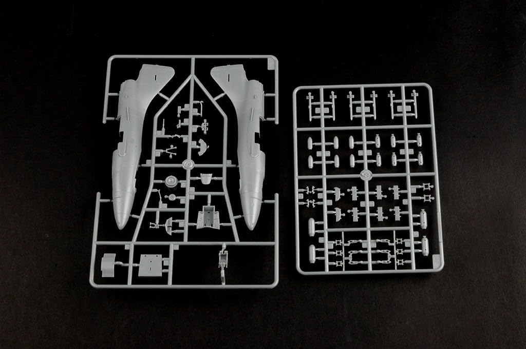 Hobbyboss 1:72 Scale F9F-3 Panther Model Kit (Grey)