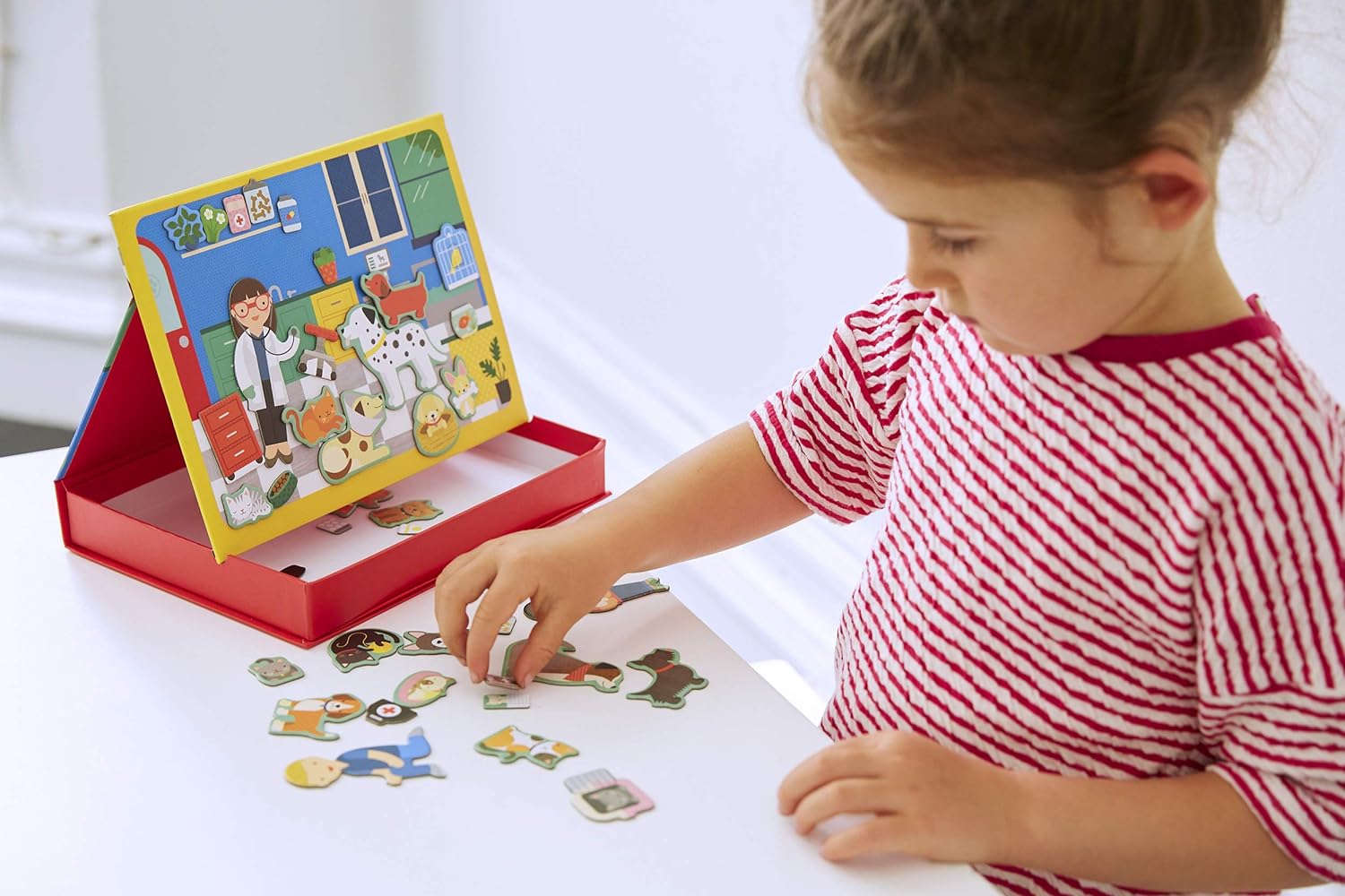 Pet Hospital Magnetic Play Scene, multicolor