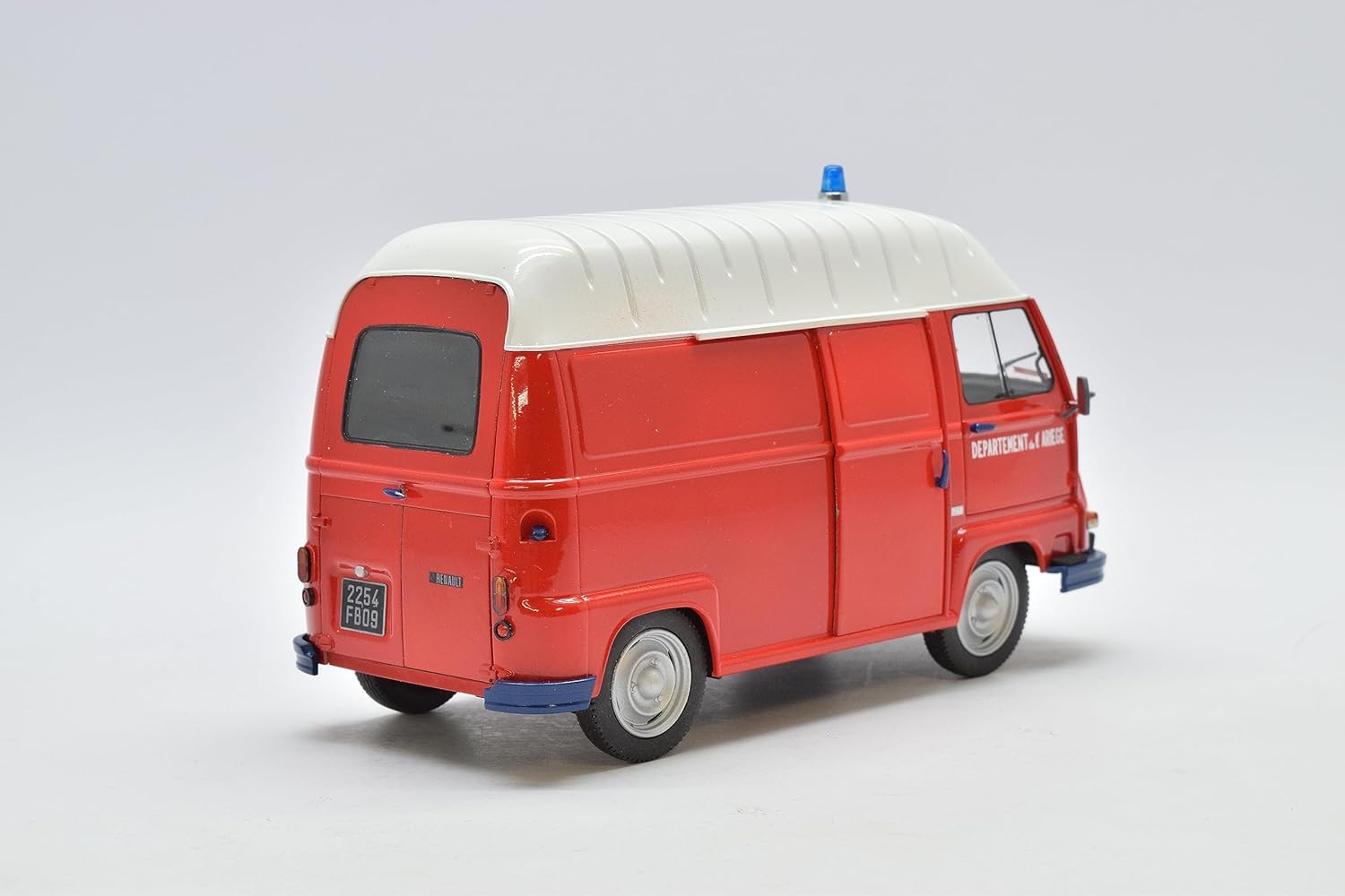 heller - Model Renault Estafette High Roof 80740 1/24th Model Tank Promo