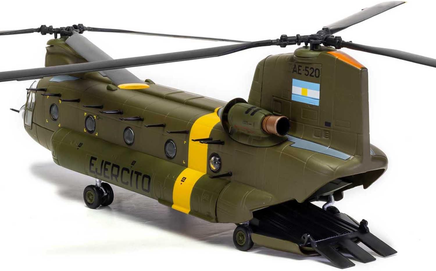 Corgi Boeing CH-47C Chinook, AE-520 Argentine Army, Captured by British Army and returned to the UK, Falklands War 1982