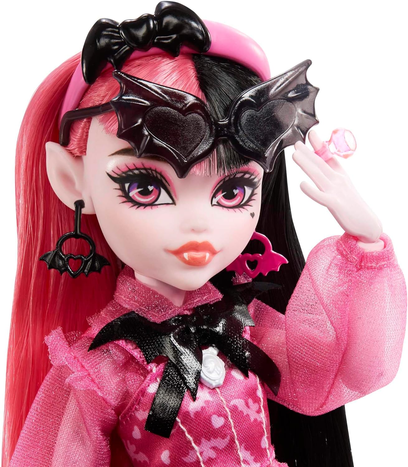Monster High Draculaura Doll, Fashion Vampire Doll with Pink and Black Hair, Toy Bat Count Fabulous and Doll Accessories, Toys for Ages 4 and Up, One Doll, HHK51