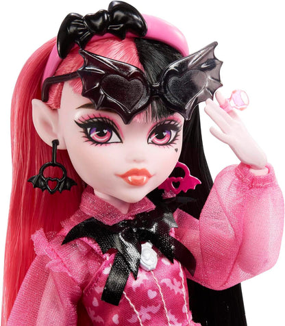 Monster High Draculaura Doll, Fashion Vampire Doll with Pink and Black Hair, Toy Bat Count Fabulous and Doll Accessories, Toys for Ages 4 and Up, One Doll, HHK51