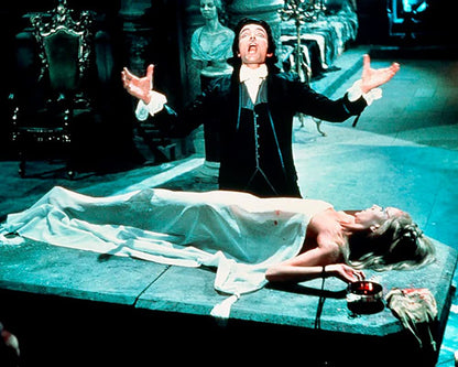 Draculas Hexenjagd (Twins of Evil) / Kult-Horrorfilm mit Starbesetzung aus den legendären Hammer-Studios (Pidax Film-Klassiker)