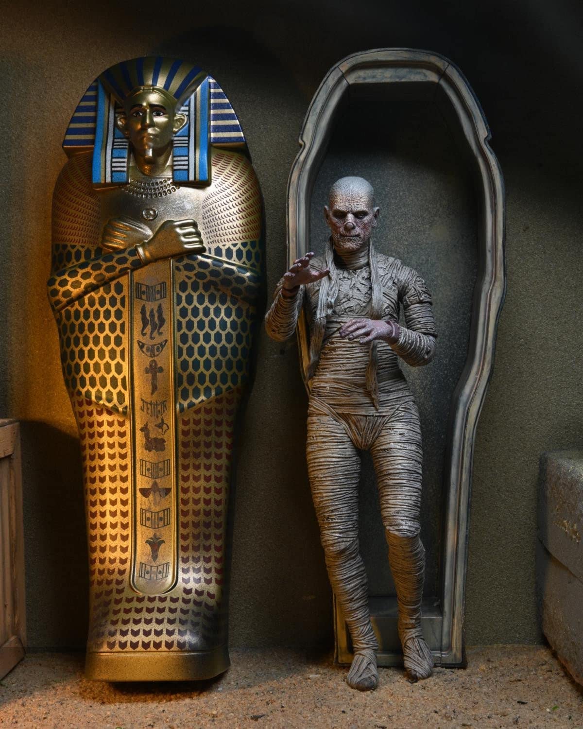 NECA- UM The Mummy Accessory Pack Universal Monsters La Momia Estatuas, Multicolor, Talla única (83774