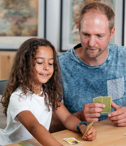 Helvetiq | Mada | Card Game | Ages 7+ | 2-5 Players | 10-20 Minutes Playing Time