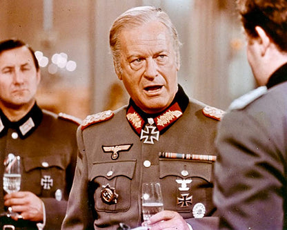 Weiche Betten, harte Schlachten / Brillante Militärkomödie mit Starbesetzung (Pidax Film-Klassiker