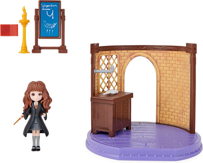 Wizarding World, Magical Minis Charms Classroom with Exclusive Hermione Granger Figure and Accessories, Kids Toys for Girls and Boys Ages 5 and up