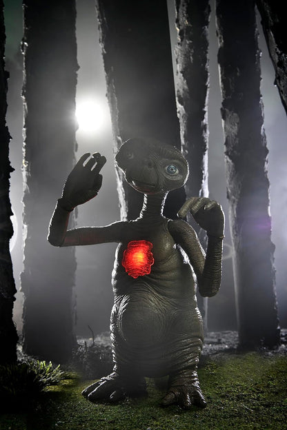 NECA - E.T. - 40th Anniversary Deluxe E.T. Ultimate 7" Action Figure with LED Chest