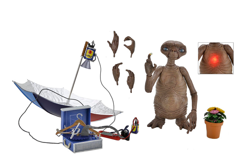 NECA - E.T. - 40th Anniversary Deluxe E.T. Ultimate 7" Action Figure with LED Chest