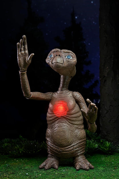 NECA - E.T. - 40th Anniversary Deluxe E.T. Ultimate 7" Action Figure with LED Chest