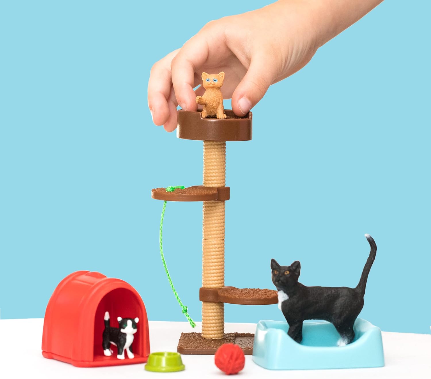 schleich Farm World 42501 Cute Cats and Kittens Playtime Figurine Set - 9-Piece Realistic Mother Cat and Baby Kitten Figurine Small Playset - Toy Animals for Boys and Girls, Gift for Kids Ages 3+
