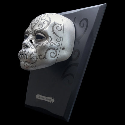 La noble colección White Knight Bookend