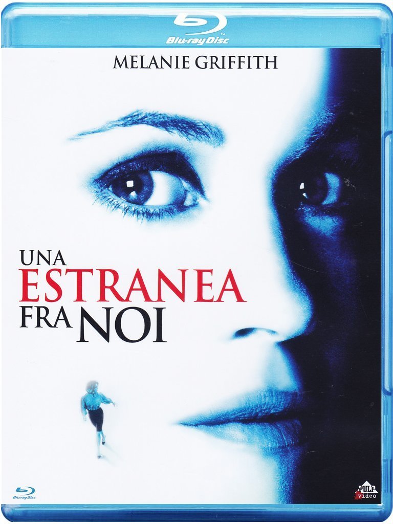 Una Estranea Fra Noi
