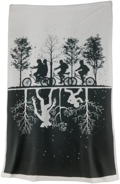 Nemesis Now Stranger Things Throw, Black & White, 100 * 150cm