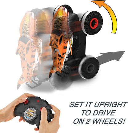 Hot Wheels Ferngesteuertes Auto Tiger Shark, Monstertruck, mit 'Terrain Stomp' Technologie für tierähnliche Bewegungen, Wheelie Modus für Drehen auf 2 Rädern, Spielzeug ab 4 Jahre, HGV87