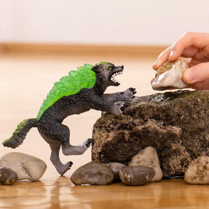 schleich ELDRADOR CREATURES 70153 Granitwolf - Realistische Gefährliche Fantasy Monster Actionfigur, Mythische Wolfsfigur mit Realistischen Details, Figuren ab 7 Jahren