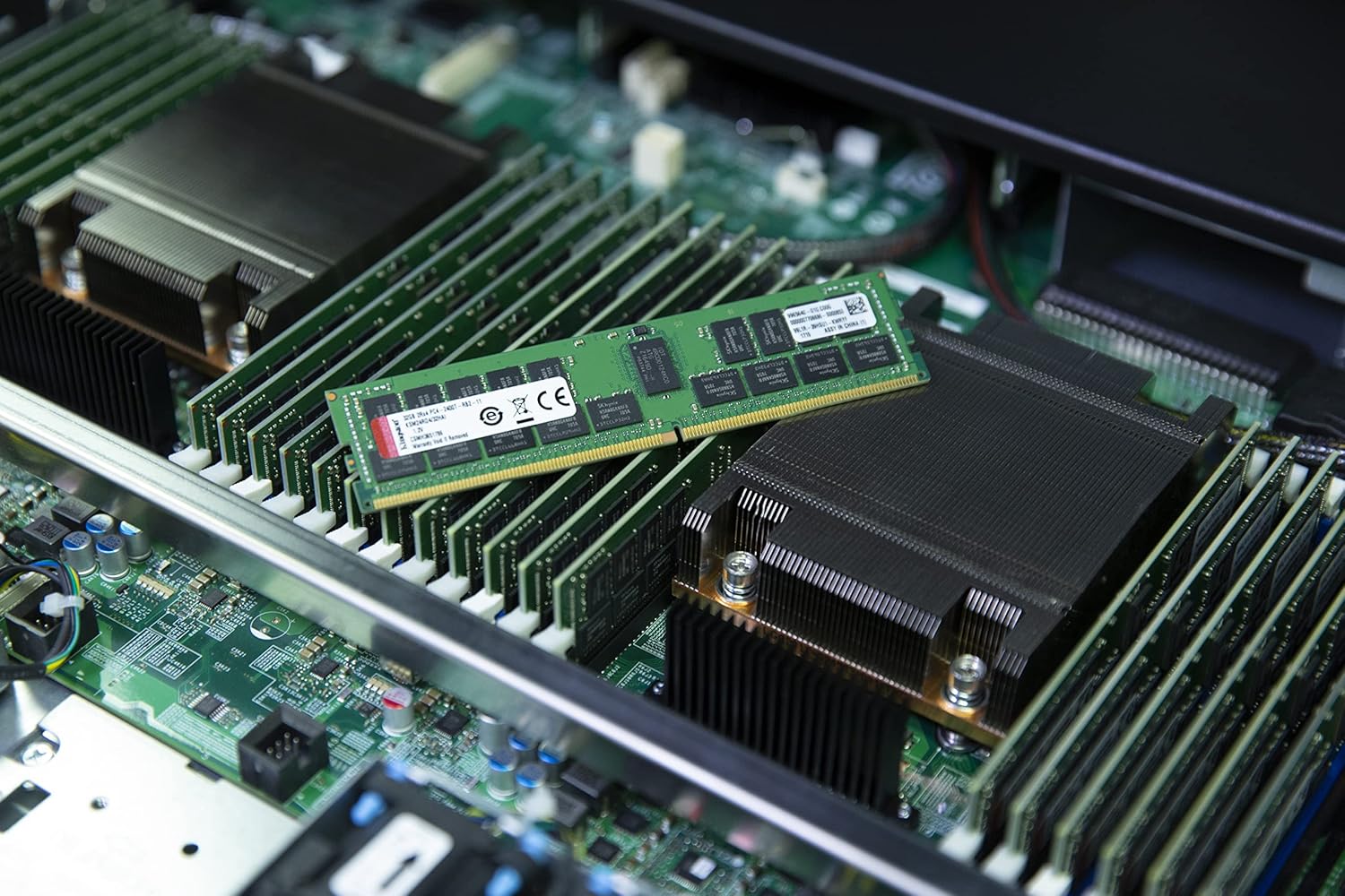 Kingston Server Premier 16GB 2666MT/s DDR4 ECC CL19 DIMM 2Rx8 Server Memory Micron R - KSM26ED8/16MR 16GB 2666MT/s 2Rx8 Micron R Unbuffered