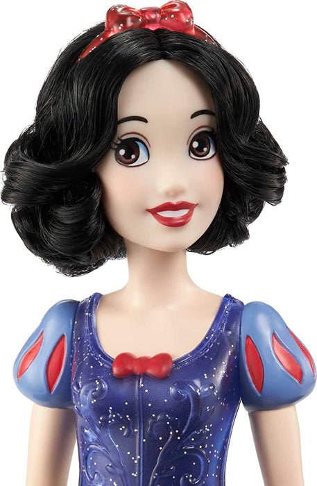 Mattel Disney Prinzessin-Spielzeug, bewegliche Schneewittchen-Modepuppe mit glitzernder Kleidung und Accessoires, inspiriert vom Disney-Film, Geschenk für Kinder, HLW08