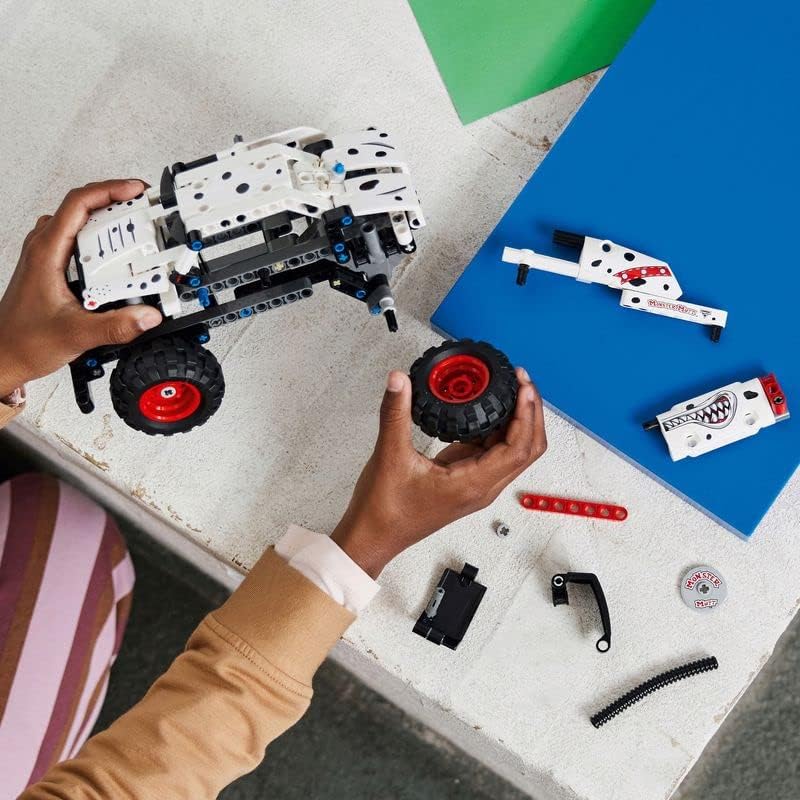 LEGO Technic Monster Jam Monster Mutt Dalmatian, Truck Toy for Boys and Girls Aged 7 Plus, 2in1 Pull Back Racing Toys, Birthday Gift Idea 42150 Single