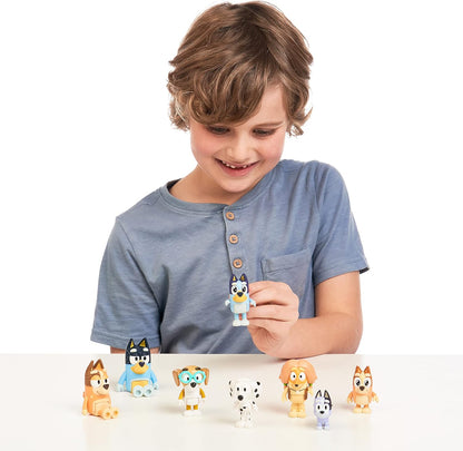 Bluey - Coffret de 8 Figurines – La Famille et les Amis de Bluey (5,3 à 8,3 cm