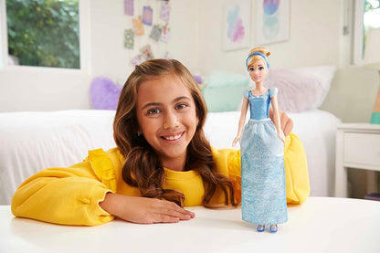 Mattel Disney Princess Cenicienta Muñeca princesa con pelo rubio recogido, juguete +3 años (HLW06)
