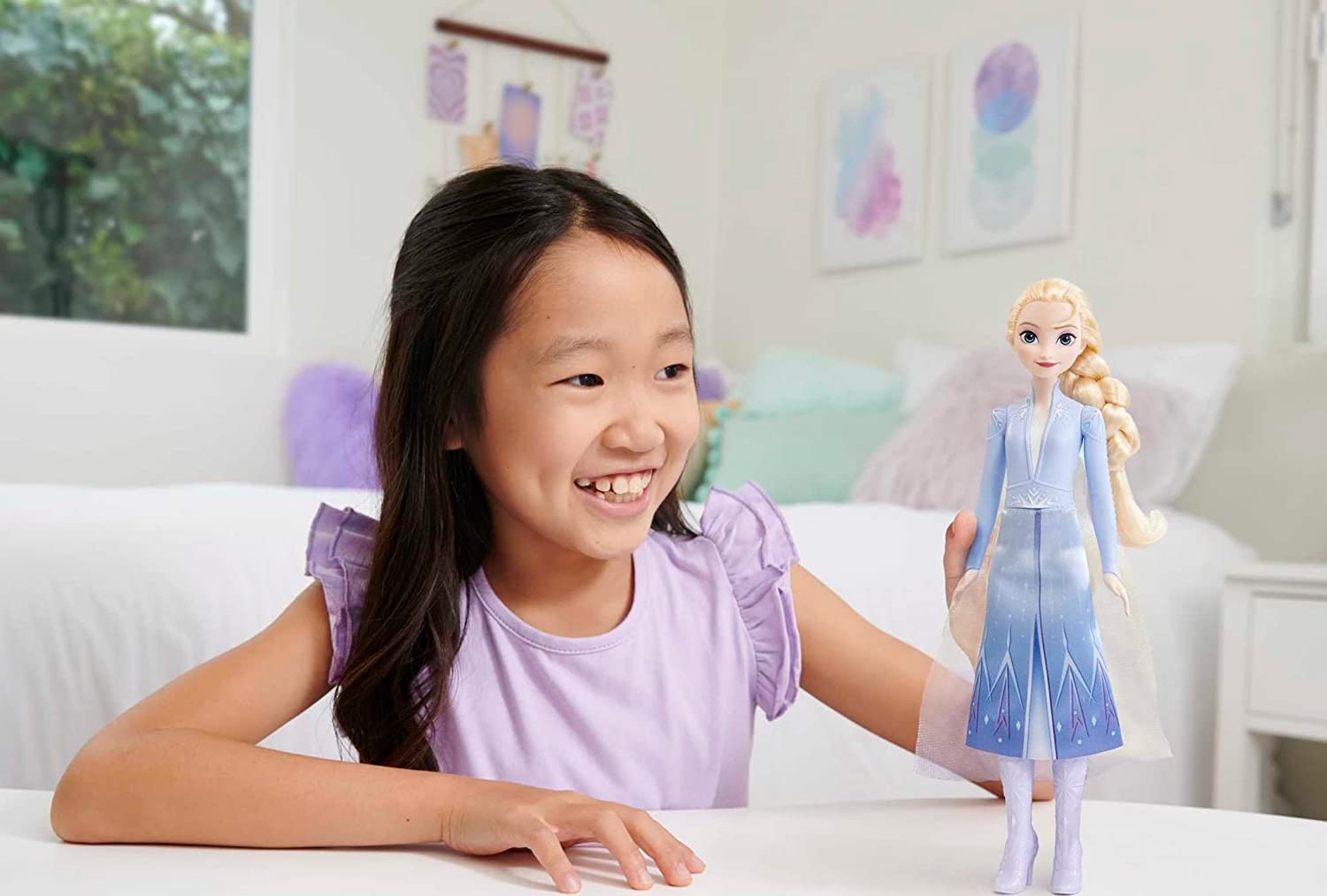 Disney Frozen Elsa Doll, Frozen Elsa in Signature Clothing, Collectible Fashion Doll, Poseable Doll with Long Blonde Hair, Toys for Ages 3 and Up, One Doll, HLW48