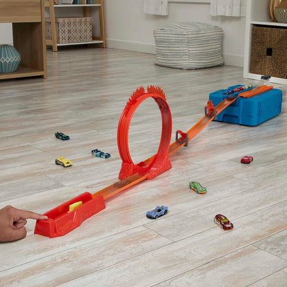 Hot Wheels Track Set, Fire-Themed Track Set & 1 Hot Wheels Car, 16 Track-Building and Stunting Components in Stackable Toy Storage Box