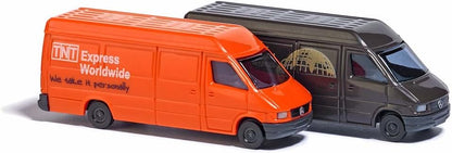 Busch 8338 - Twee Mercedes Sprinter UPS en TNT, voertuig