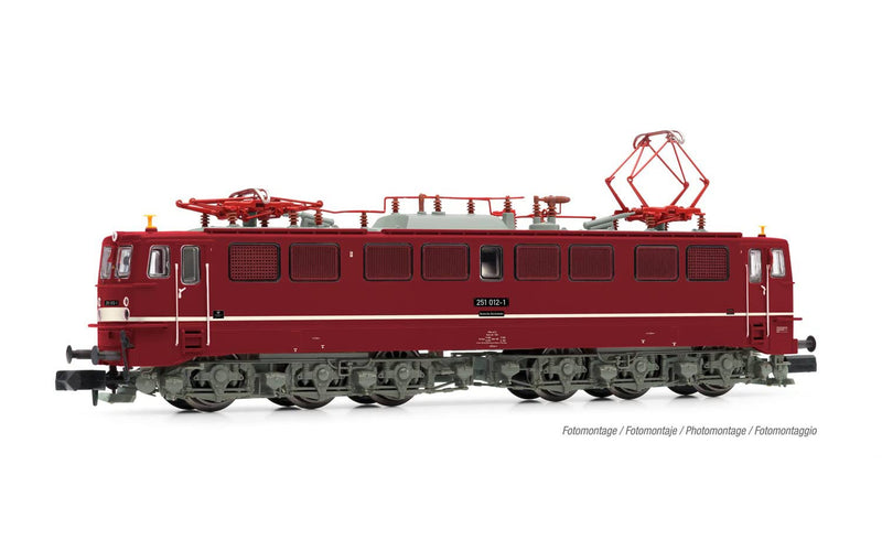 Arnold SNCF, 141R 1173 steam locomotive, "Mistral", boxpok wheels, black, big fuel tender, with DCC sound decoder