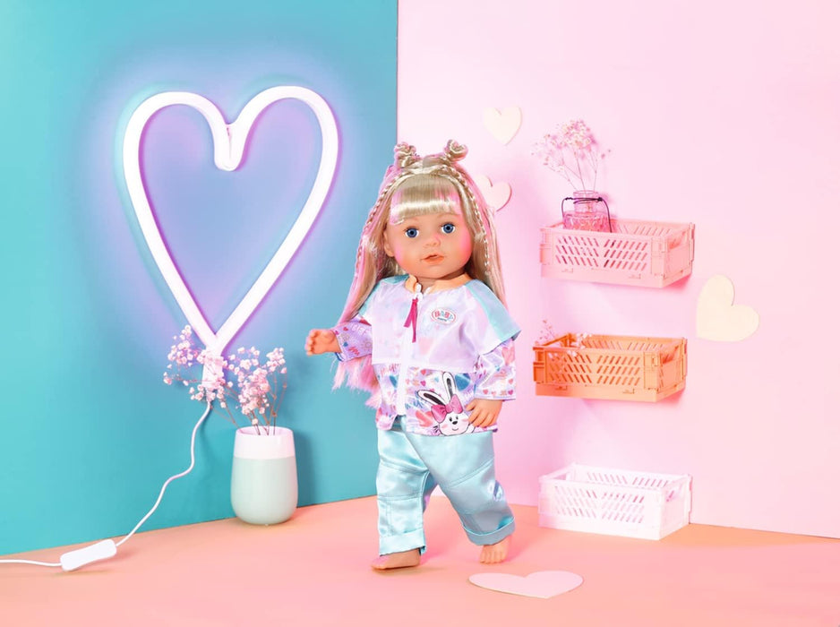 BABY born 832622 Conjunto Casual Rosa - para muñecas de 43 cm - Incluye - Chaqueta, Pantalones y Percha Fácil para Manos pequeñas - Fomenta la empatía y Las Habilidades sociales - Edad: 3+ años