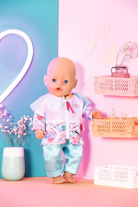 BABY born 832622 Conjunto Casual Rosa - para muñecas de 43 cm - Incluye - Chaqueta, Pantalones y Percha Fácil para Manos pequeñas - Fomenta la empatía y Las Habilidades sociales - Edad: 3+ años
