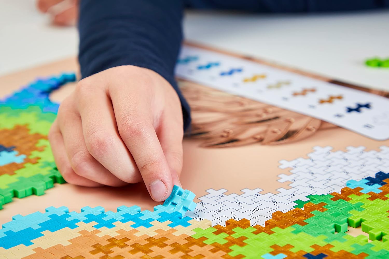 Plus-Plus 3931 9603931 Ingenious Construction Toy Puzzle Peacock Creative Building Blocks 800 Pieces, Multicoloured