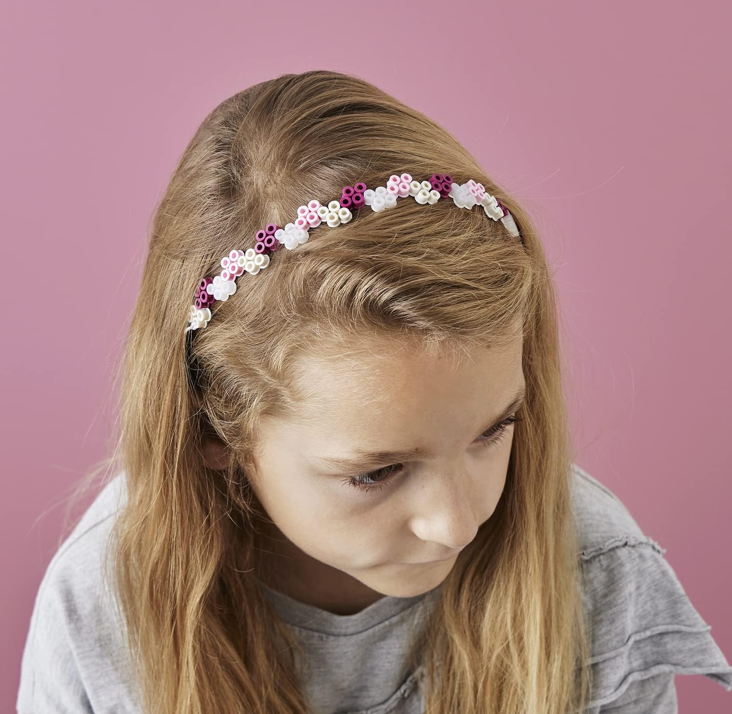 Hama Perlen 3712 Perles de Repasser Boîte Cadeau Bijoux avec Environ 2400 Perles MIDI Comprend Modèle de Plaque Hexagonale en Papier de Repassage Accessoires Cheveux pour Enfants de 5 Ans et Plus