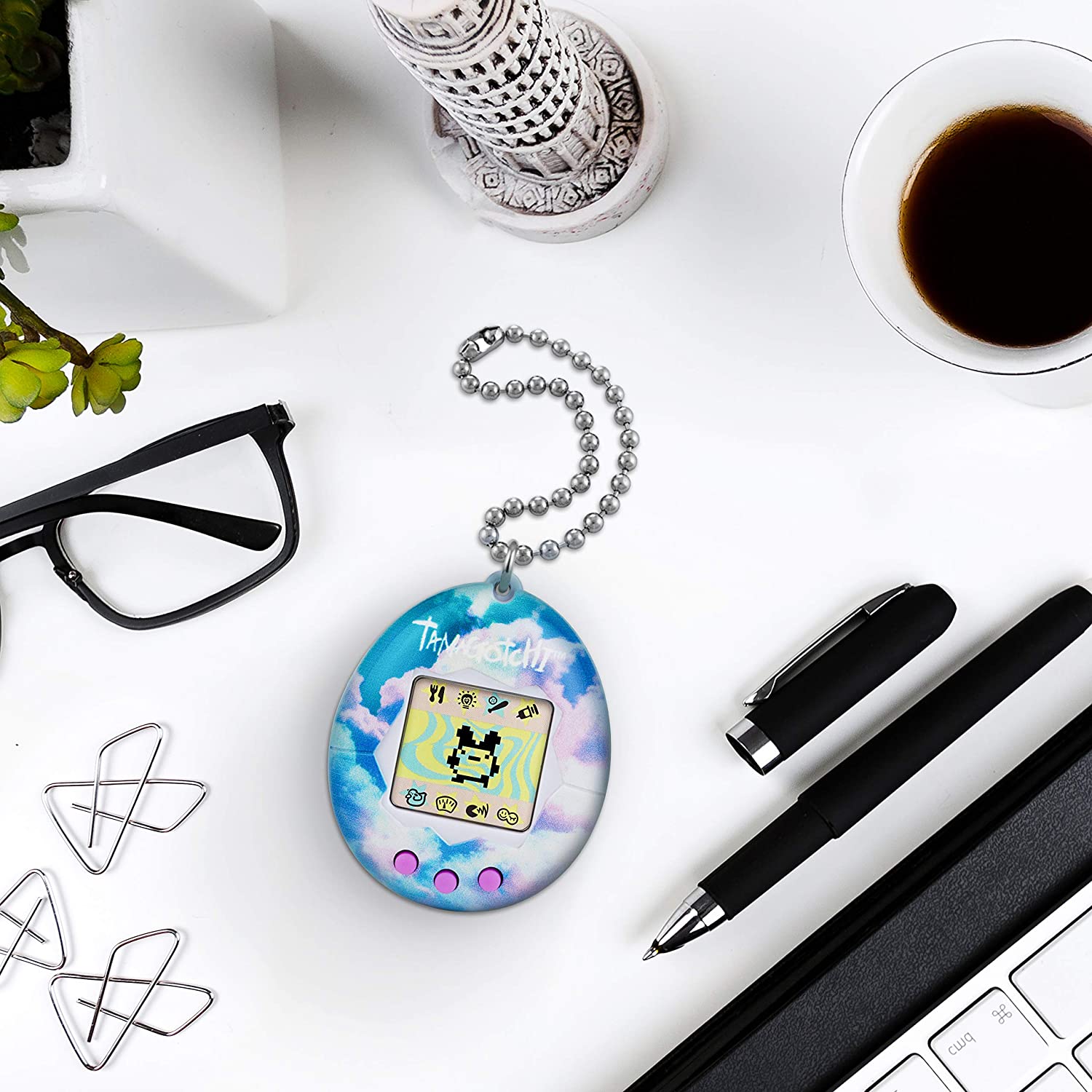 TAMAGOTCHI Original Bandai Sky Shell with Chain - The Original Virtual Reality Pet 42948NBNP, Blue