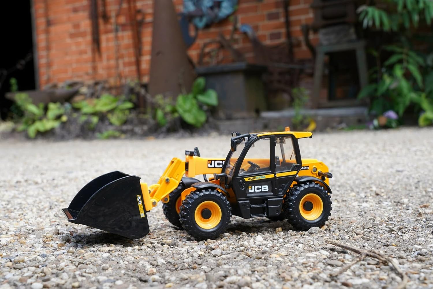 Britains 43325 AGRIXTRA Loadall Bauernhofspielzeug – Teleskopgriff JCB AGRI Truck – Sammelbares Traktorspielzeug – Maßstab 1:32 – geeignet für Sammler und Kinder – ab 3 Jahren, gelb