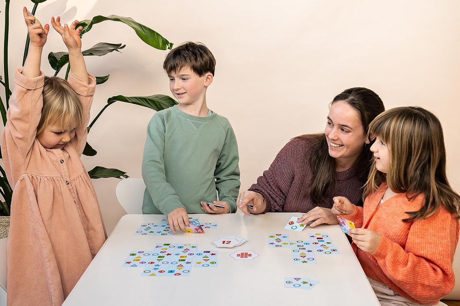 FlexiQ | Pattern Party | Board Game | Ages 5+ | 2-4 Players | 20 Minutes Playing Time
