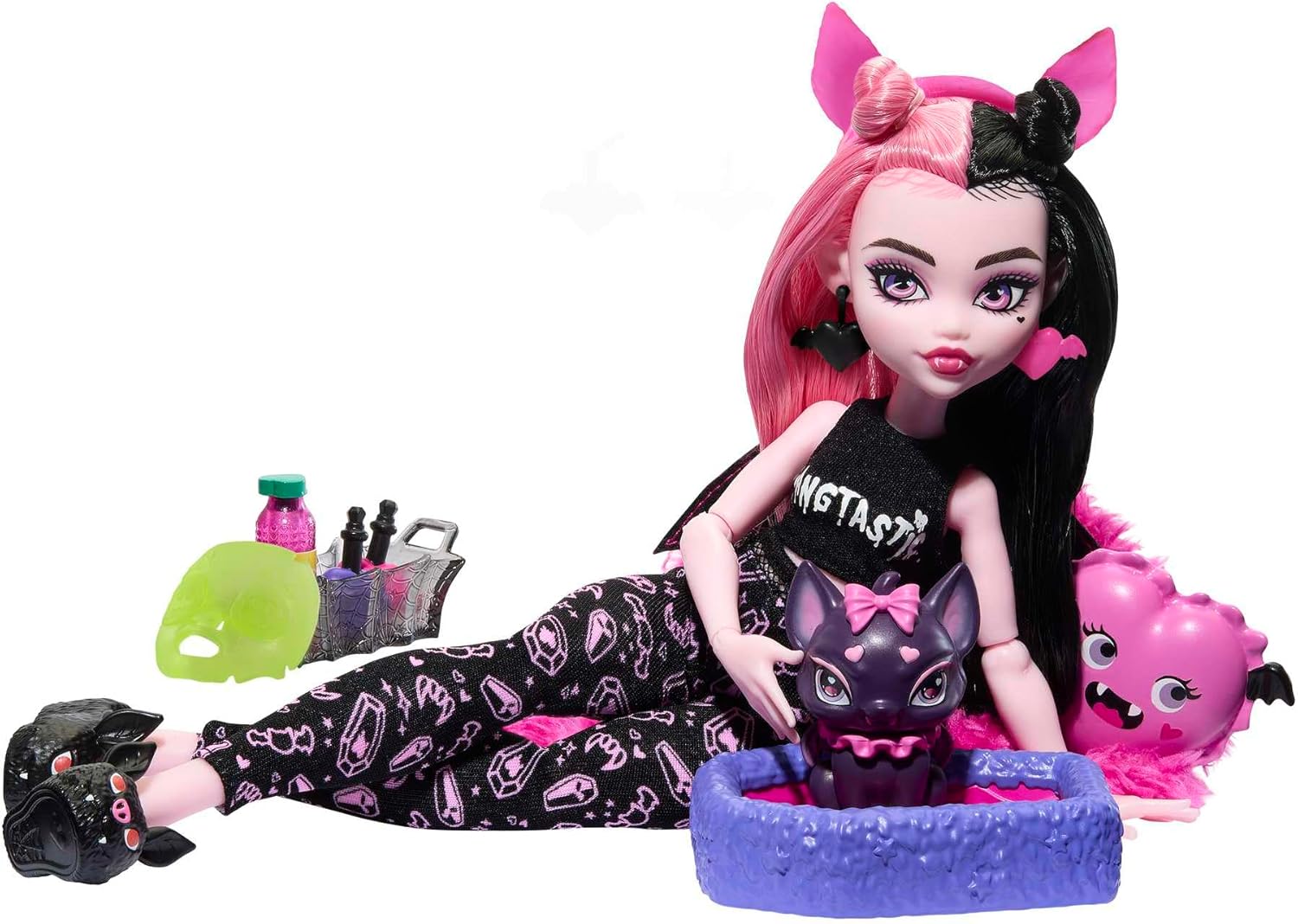 Monster High Doll and Sleepover Accessories, Draculaura Doll Pet Bat Count Fabulous, Creepover Party, HKY66