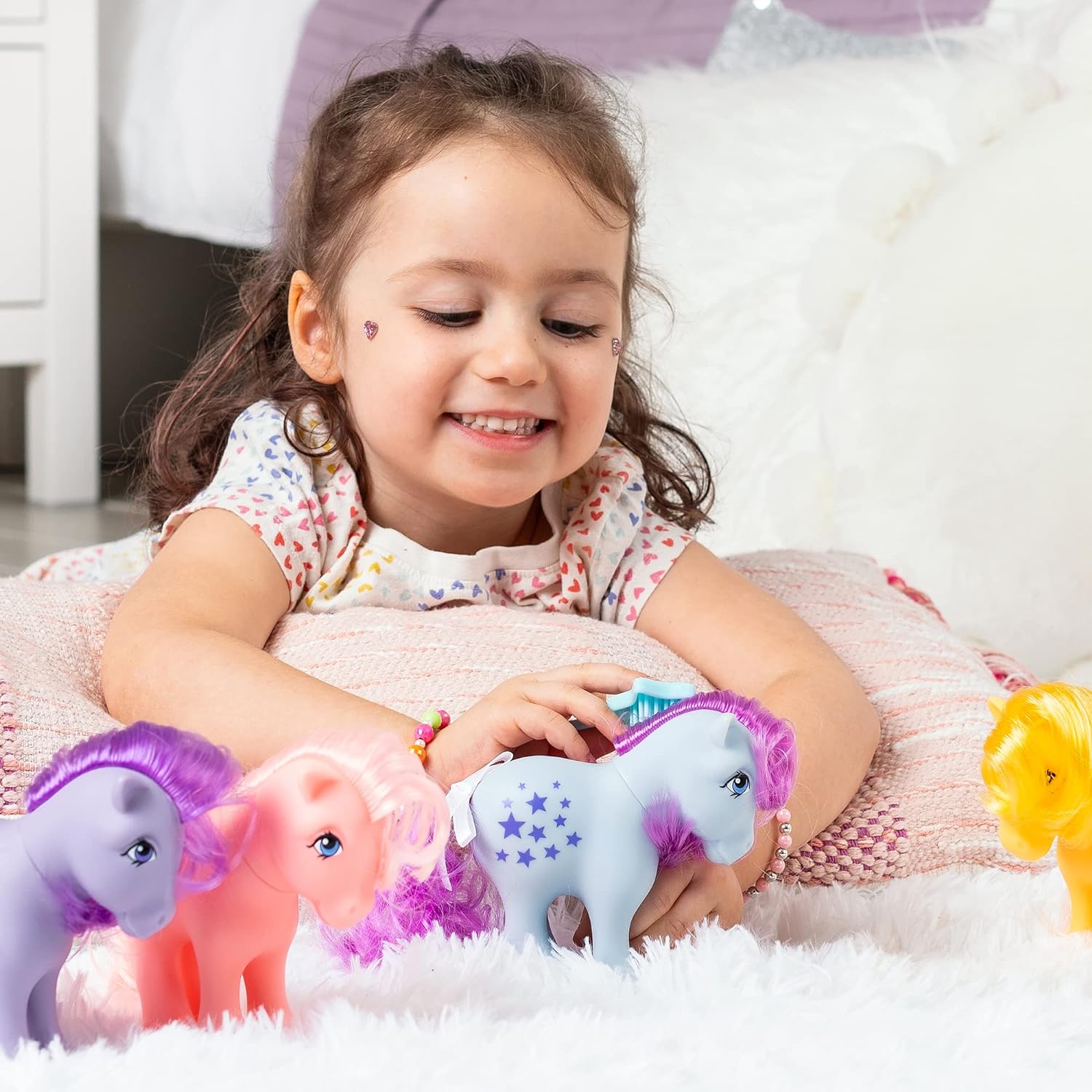 My Little Pony | Blossom Classic Pony | Retro Horse Gifts for Girls and Boys, Collectable Vintage Horse Toys for Kids, Unicorn Toys for Boys and Girls Ages 4+ | Basic Fun 35321