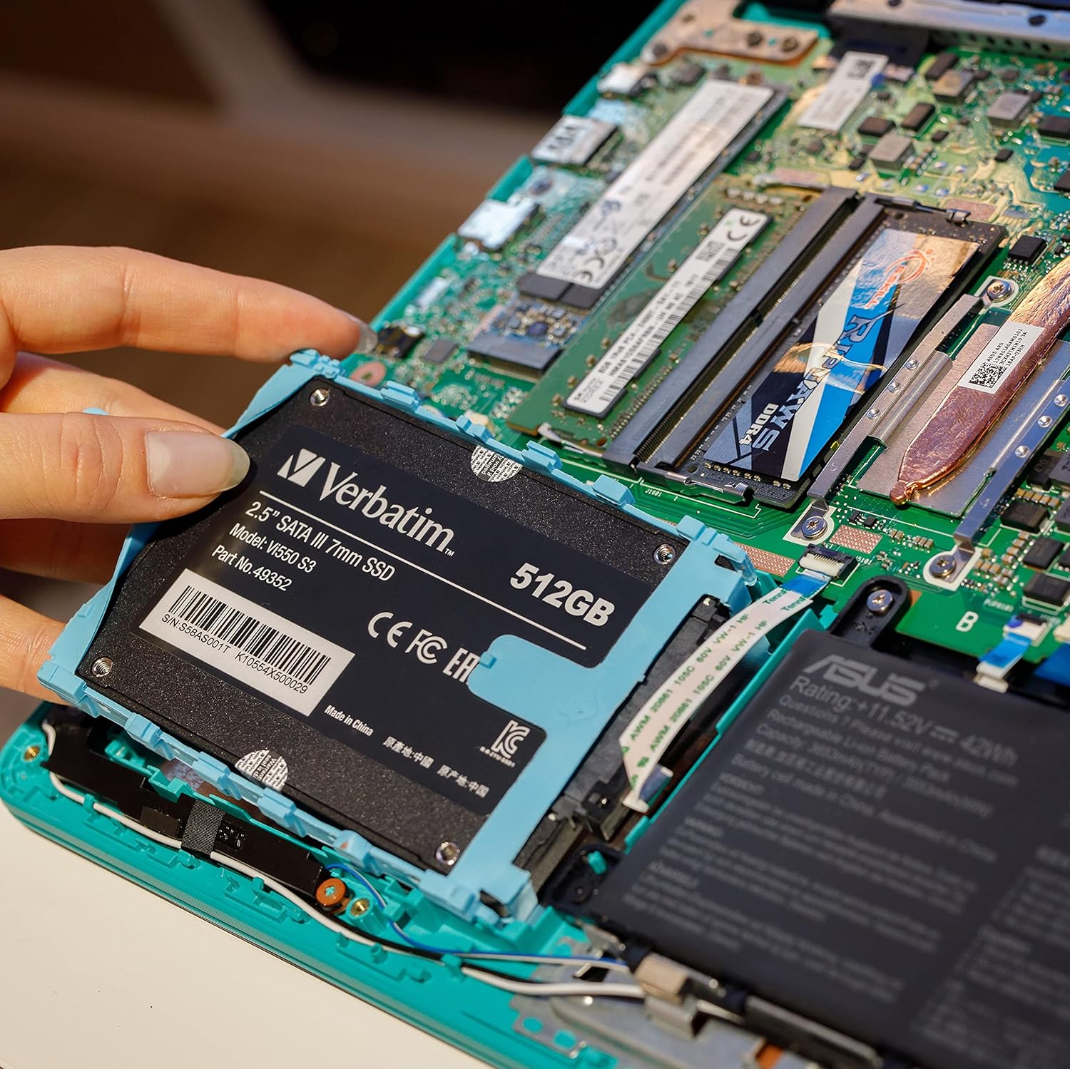 Verbatim Vi550 S3 SSD - internal SSD 512GB - Solid State Drive - 2.5'' SATA III interface - internal SSD drive with 3D NAND technology - high performance SSD 512GB - 560MB/s - black