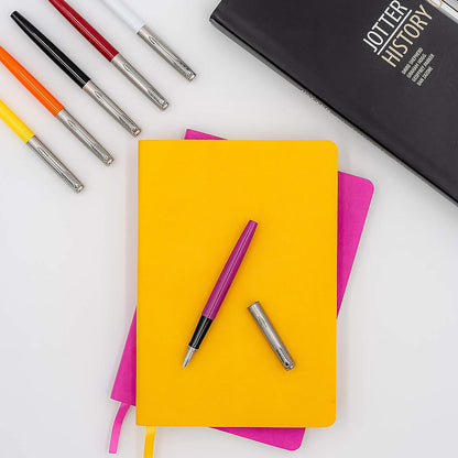 Parker Jotter Originals Fountain Pen | Classic White Finish | Medium Nib | Blue & Black Ink