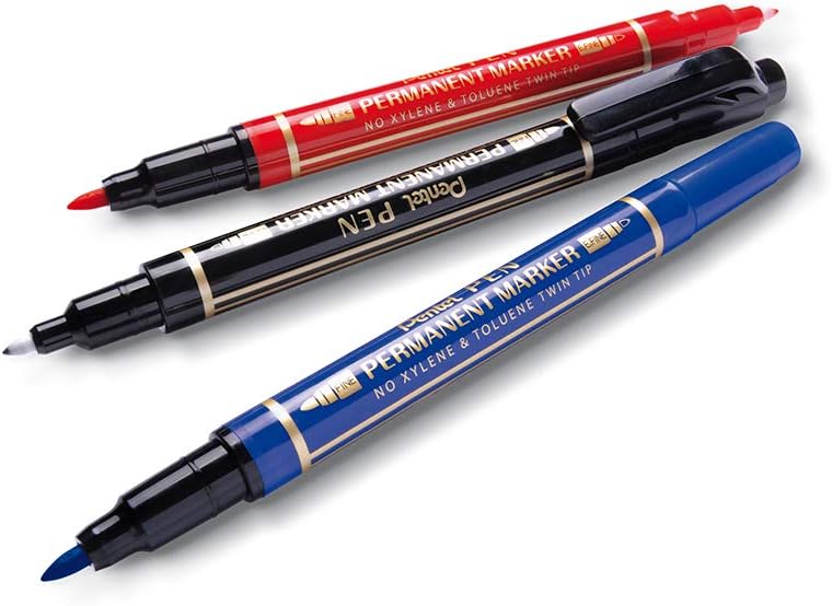 Marcador permanente con dos puntas. Color rojo.