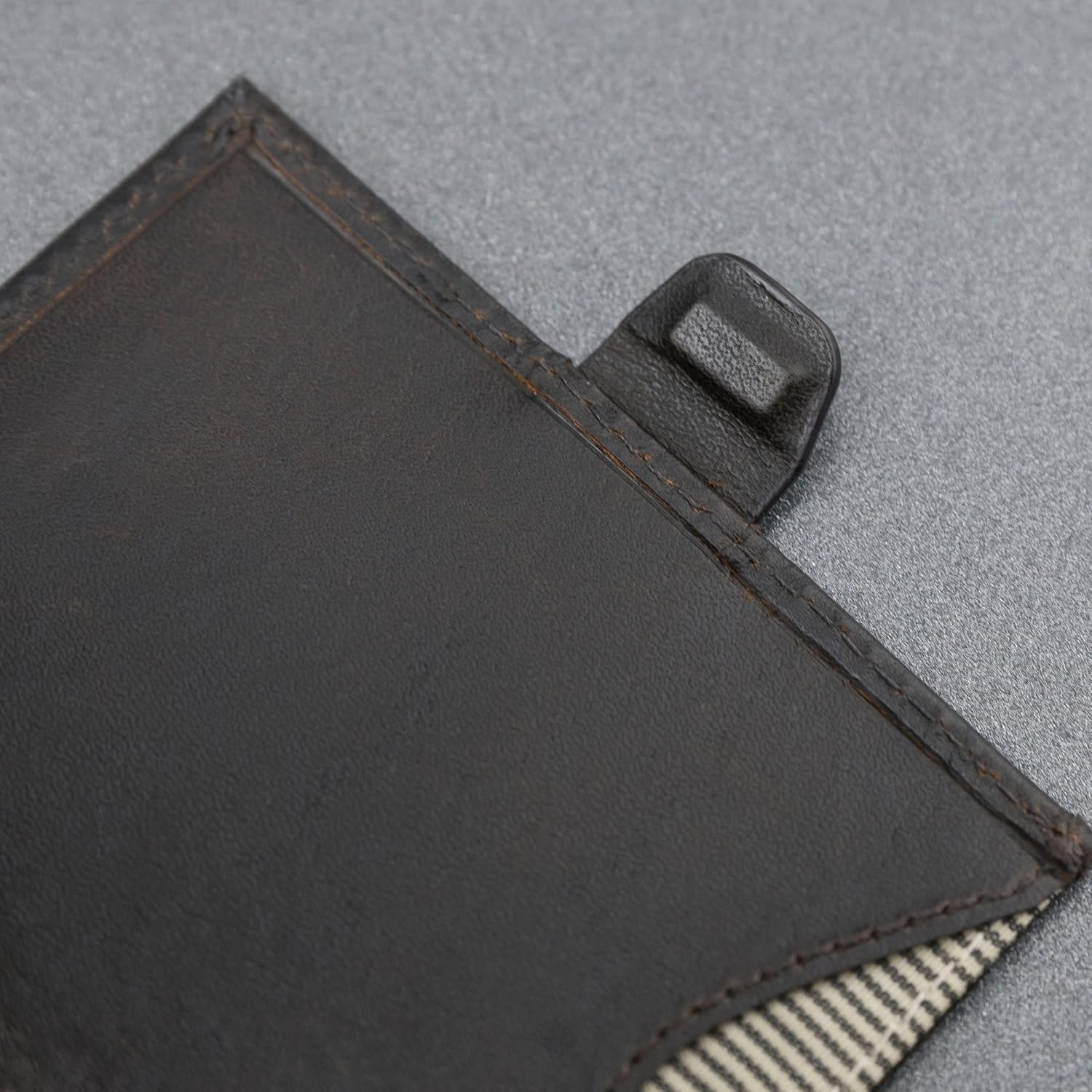 dbramante1928 Credit Card Wallet with Three Compartments, Men's Wallet Made of Genuine Full Grain Leather, Men's Wallet Made from Premium Leather (Black