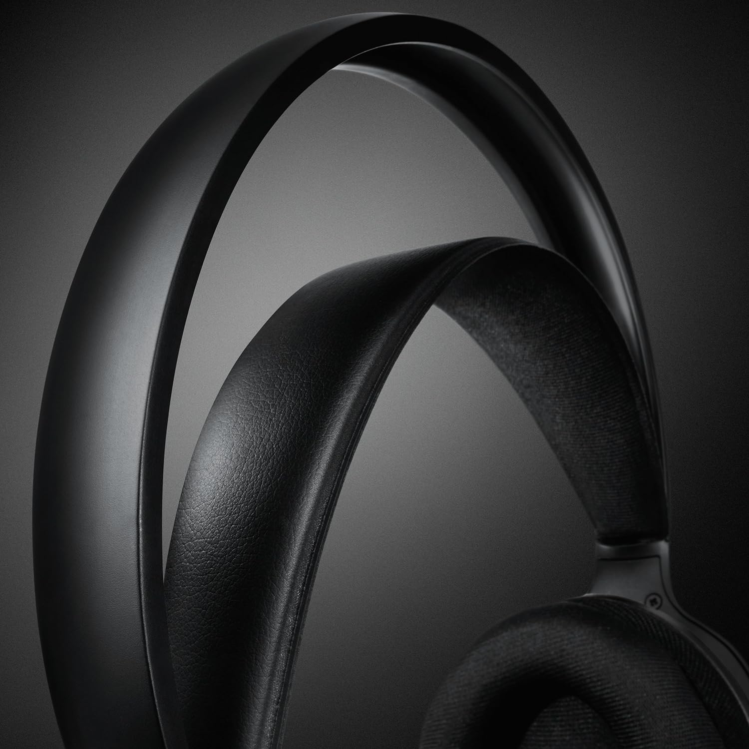 Philips SHC5200/10 HiFi headphones wireless over-ear (32 mm speaker driver, wireless FM transmission, self-regulating bracket, lightweight design, rechargeable) 25 ohms, black