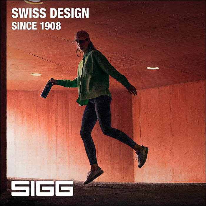 SIGG - Insulated Water Bottle - Meridian - Leakproof - Extra Slim - BPA Free - Plastic Free - Double Walled 18/8 Stainless Steel - Bamboo Screw Top - Black - 0.5 L