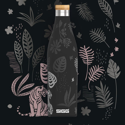 SIGG - Insulated Water Bottle - Meridian - Leakproof - Extra Slim - BPA Free - Plastic Free - Double Walled 18/8 Stainless Steel - Bamboo Screw Top - Black - 0.5 L