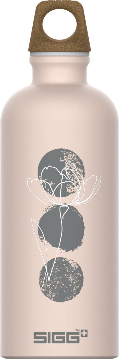 SIGG - Borraccia Alluminio - Traveller MyPlanet - Certificata Climate Neutral - Perfetta Per Bevande Gassate - Ermetica - Leggera - Senza BPA - 0,6L / 1L